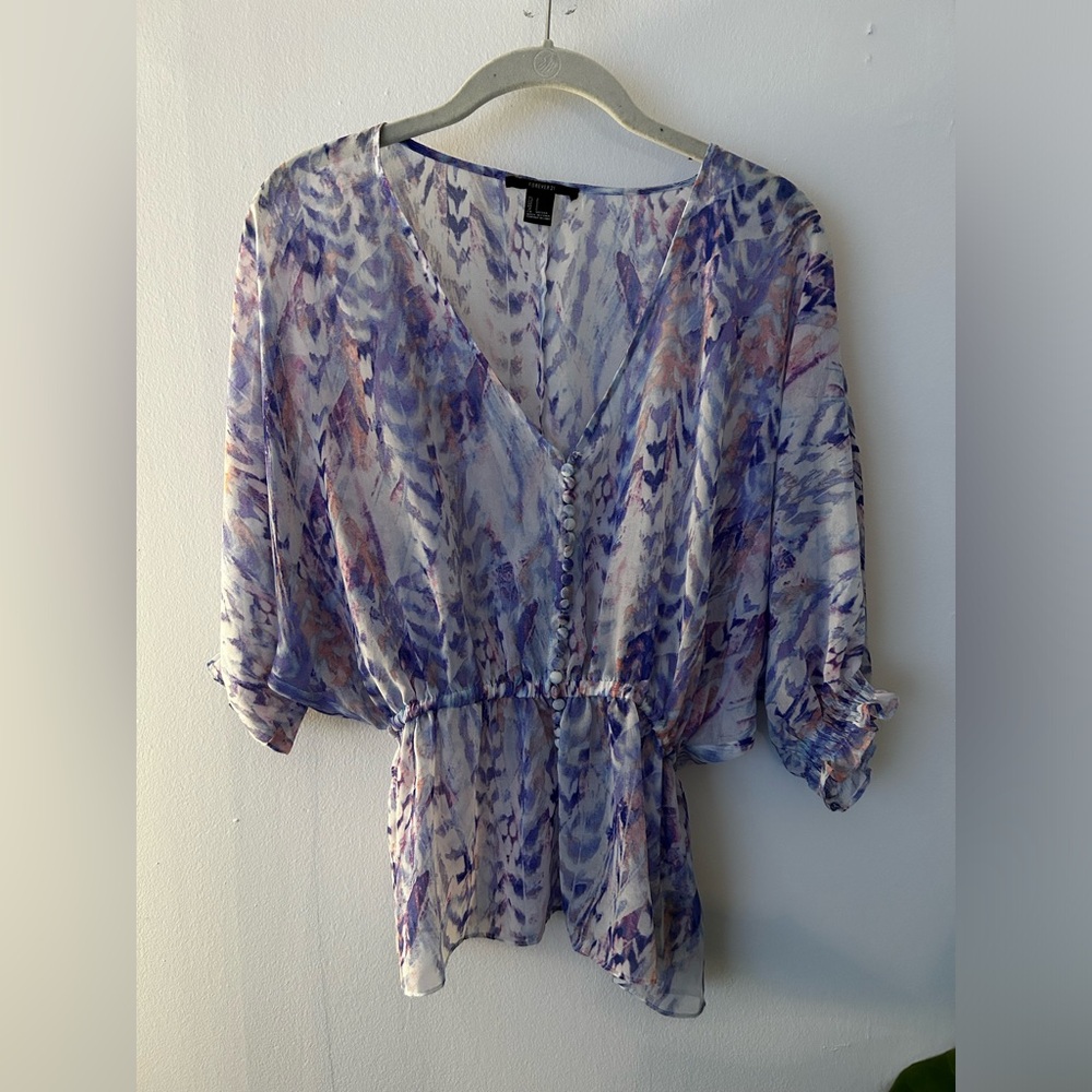 Forever 21 printed sheer blouse. Size Small. Good condition.